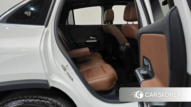 Mercedes-Benz GLA - Class H247 2023 Белый из Кореи, фото 2