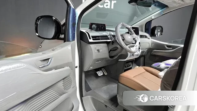 Hyundai Staria 2025 Белый из Кореи, фото 2
