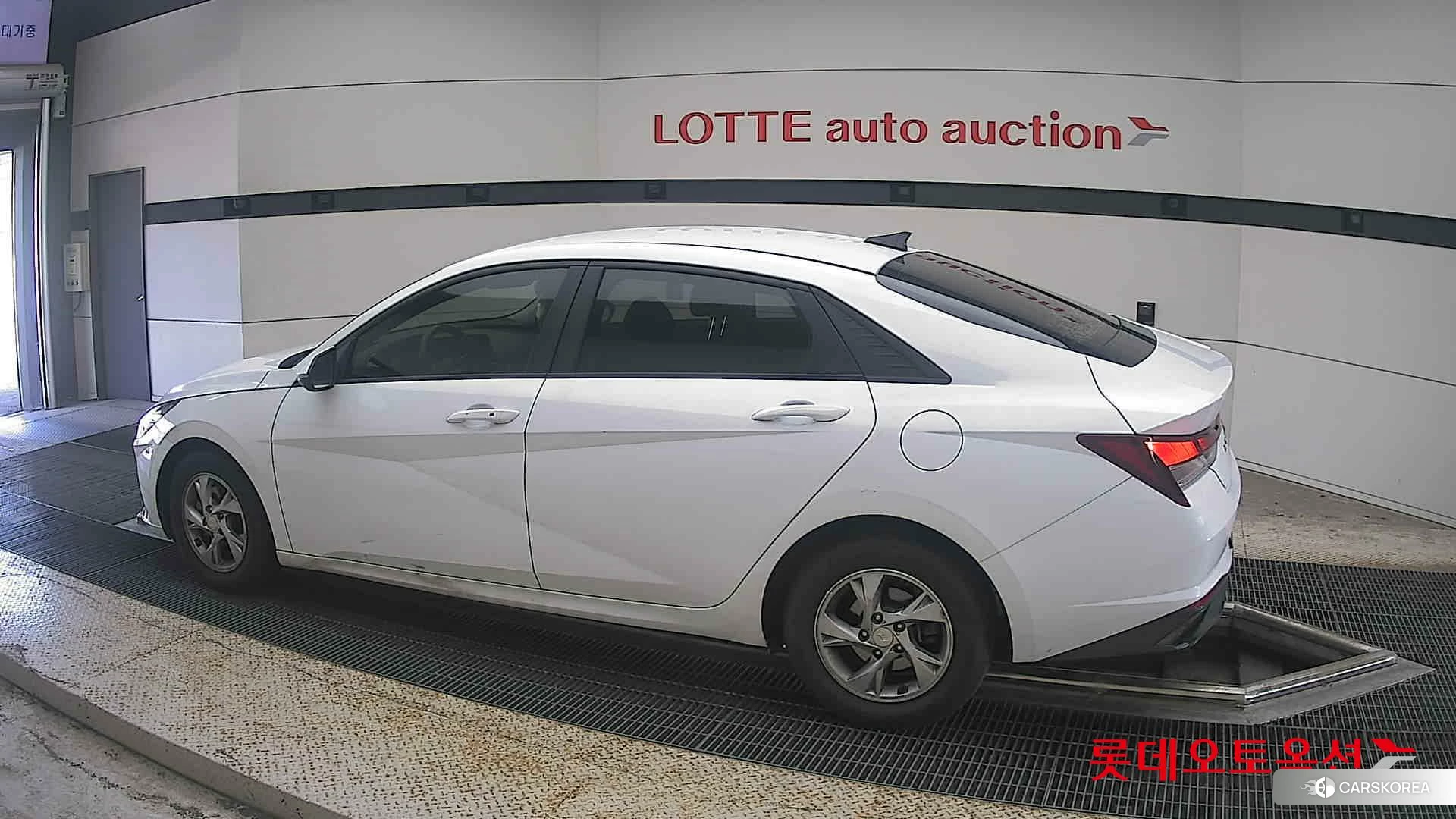Hyundai Avante 2021 Polar White из Кореи, фото 2