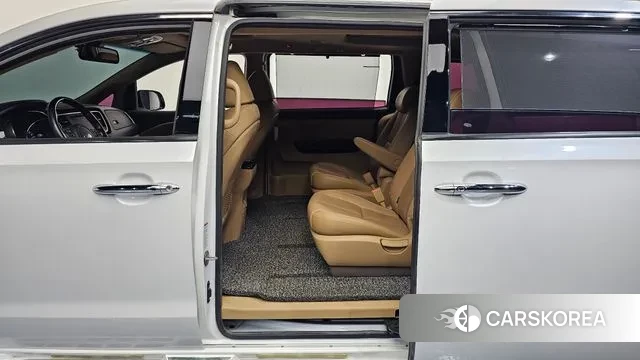 Kia The New Carnival 2018 Белый из Кореи, фото 2