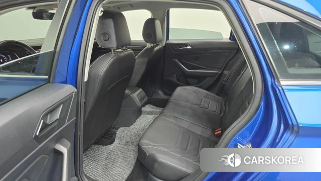 Volkswagen 7th Generation of Jetta 2023 Синий из Кореи, фото 2