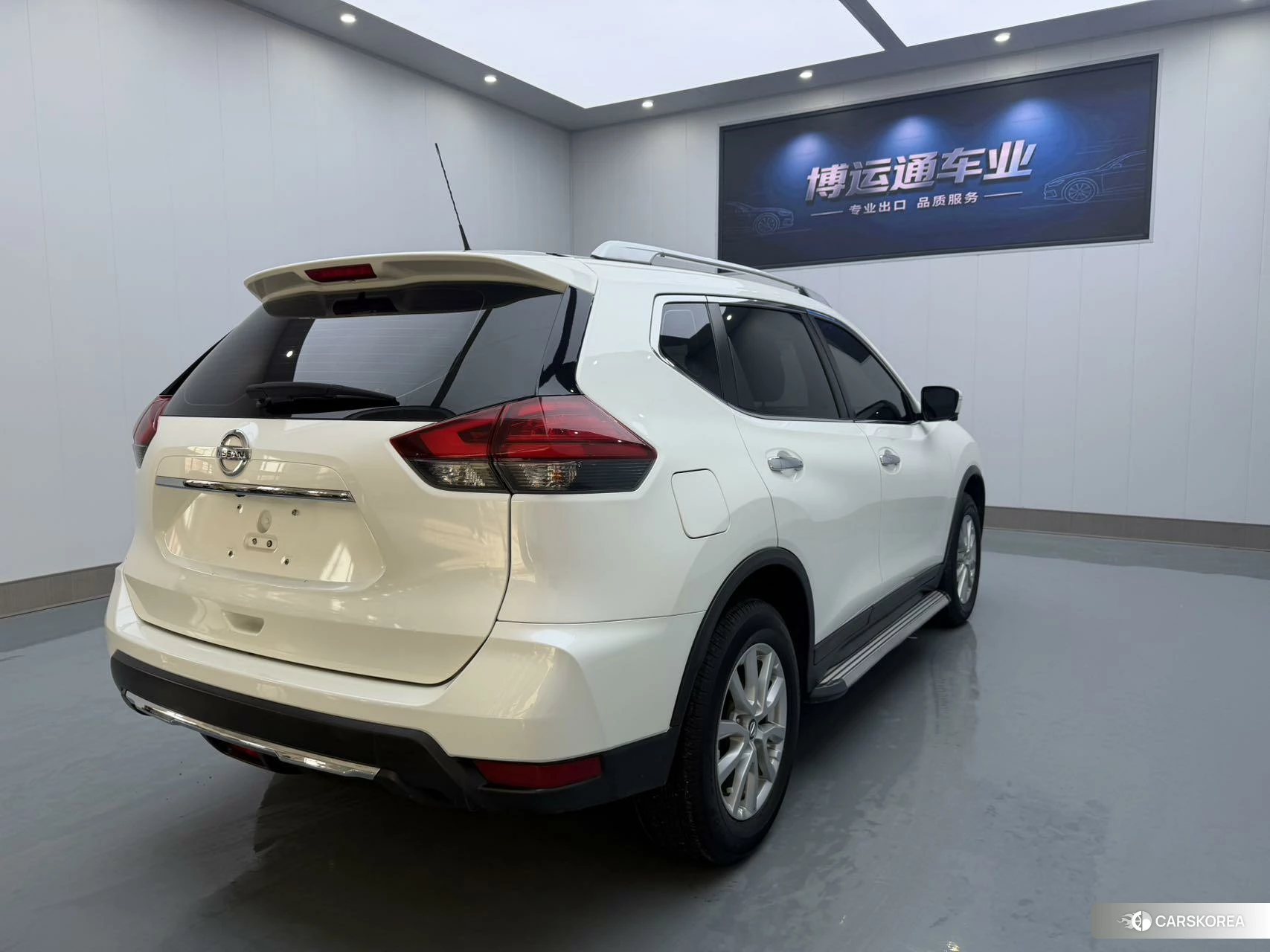 Nissan Qijun 2021 Белый из Китая, фото 2