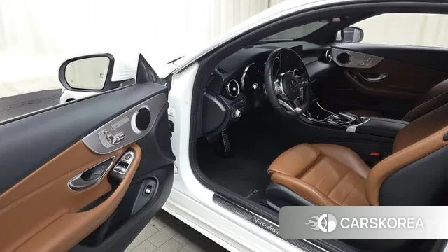 Mercedes-Benz C-Class W205 2019 Белый из Кореи, фото 2