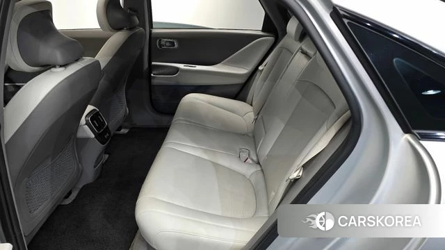 Hyundai Ionic 6 2023 Серебристо-серый из Кореи, фото 2
