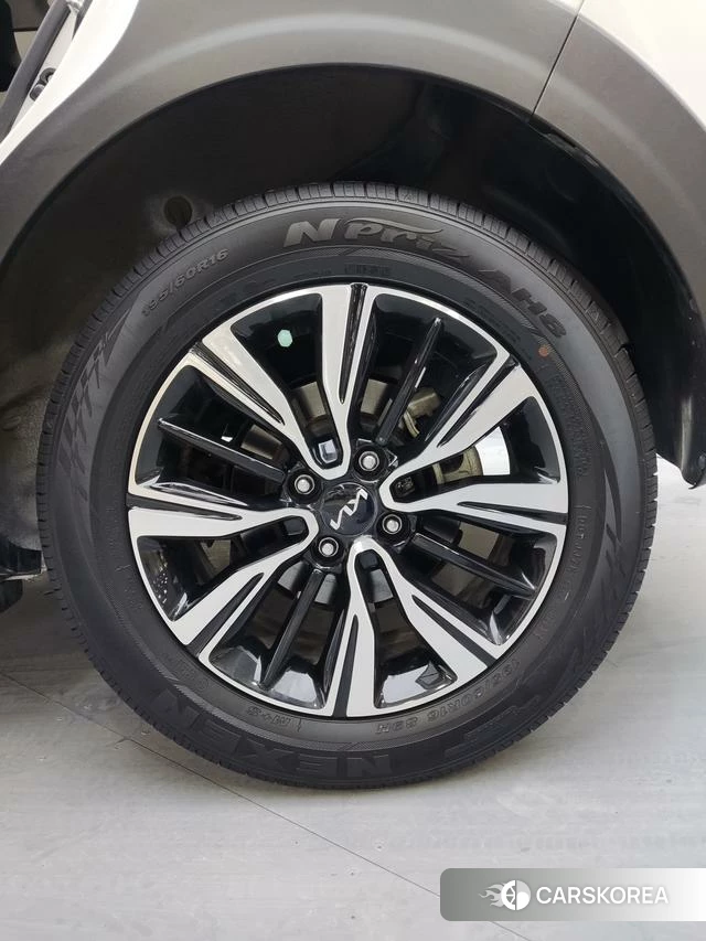 Kia Yi Ran 2023 Белый из Китая, фото 2