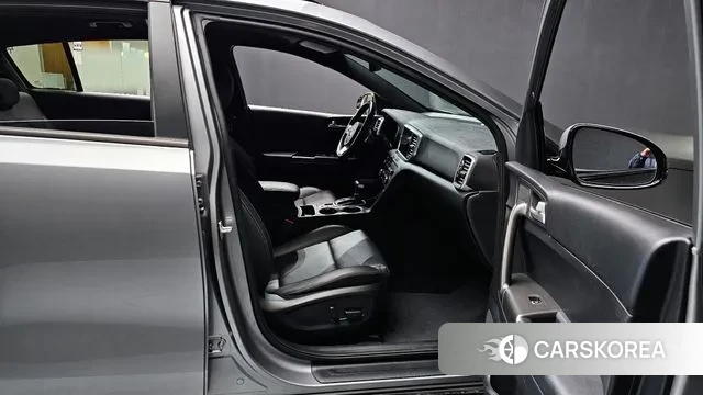 Kia Sportage The Bold 2021 Серебристо-серый из Кореи, фото 2