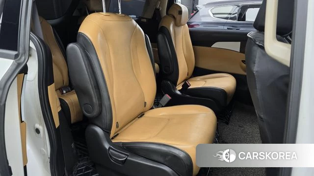 Kia Carnival 4th generation 2023 Белый из Кореи, фото 2