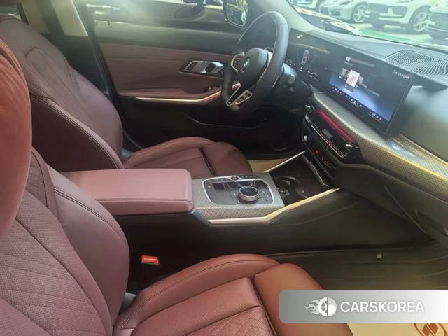BMW 3 series 2025 Синий из Китая, фото 2