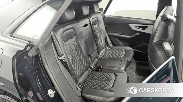 Audi Q8 (4M) 2021 Черный из Кореи, фото 2