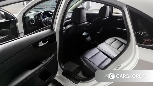 Kia The New K3 2nd generation 2022 Белый из Кореи, фото 2