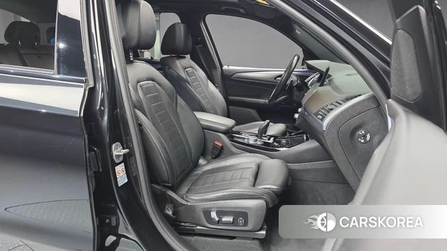 BMW X3 (G01) 2021 Черный из Кореи, фото 2