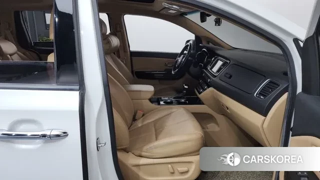 Kia The New Carnival 2018 Белый из Кореи, фото 2