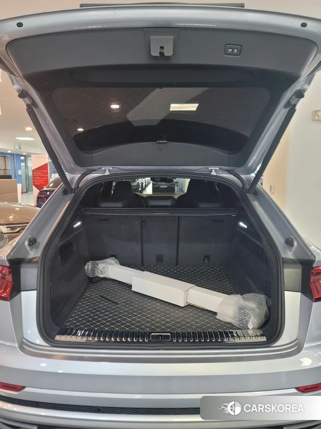 Audi Q8 (4M) 2021 Серебряный из Кореи, фото 2