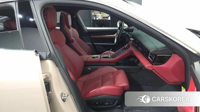 Porsche Taycan 2021 Жемчужный цвет из Кореи, фото 2