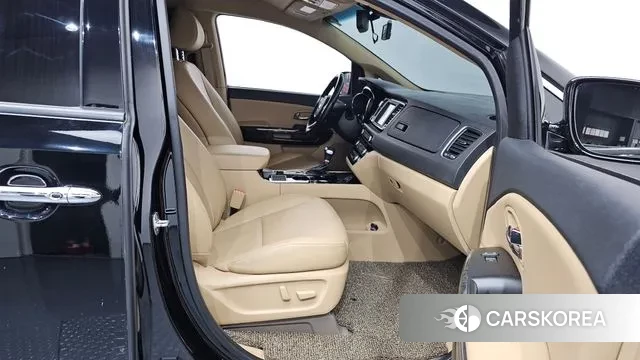 Kia The New Carnival 2018 Черный из Кореи, фото 2