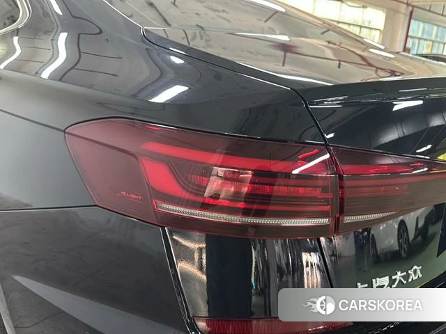 Volkswagen Passat 2022 Черный из Китая, фото 2