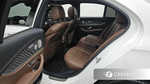 Mercedes-Benz E-Class W213 2022 Белый из Кореи, фото 2