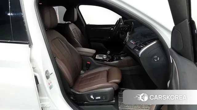 BMW X4 (G02) 2023 Белый из Кореи, фото 2