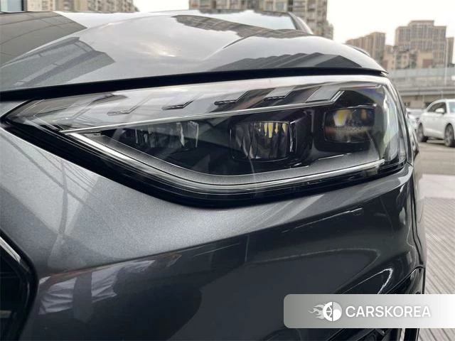 Audi A4L 2023 Темно-серый из Китая, фото 2