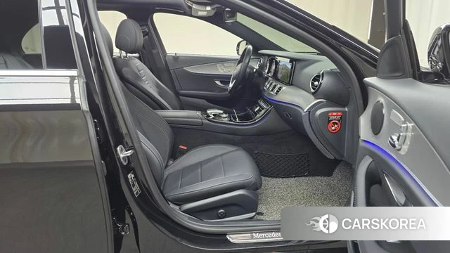 Mercedes-Benz E-Class W213 2018 Черный из Кореи, фото 2