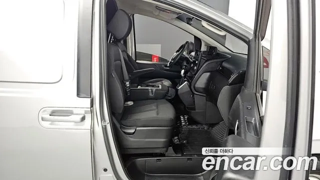 Hyundai Staria 2021 Серебряный из Кореи, фото 2