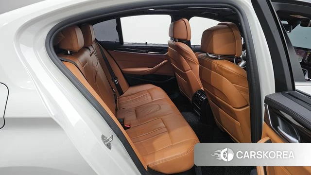 BMW 5 Series (G30) 2022 Белый из Кореи, фото 2