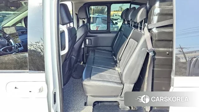 Hyundai Staria 2022 Белый из Кореи, фото 2