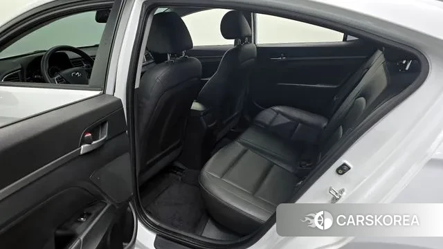 Hyundai Avante AD 2018 Белый из Кореи, фото 2