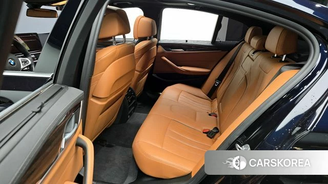 BMW 5 Series (G30) 2022 Черный из Кореи, фото 2
