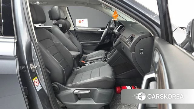Volkswagen Tiguan Allspace 2022 Серый из Кореи, фото 2