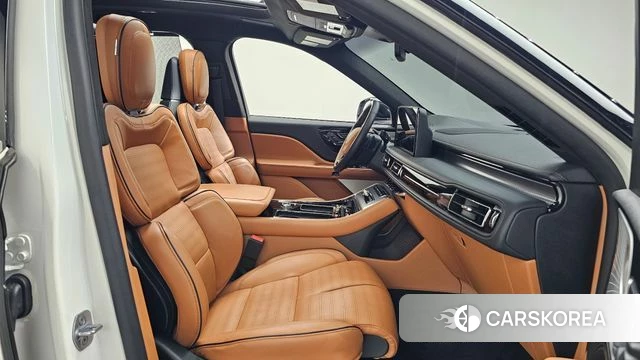 Lincoln Aviator 2nd generation 2025 Белый из Кореи, фото 2