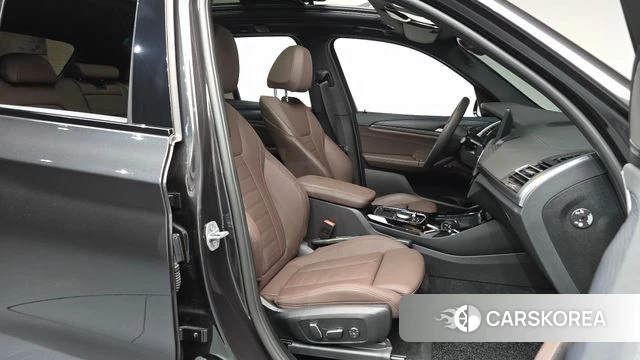 BMW iX3 2025 Серый из Кореи, фото 2