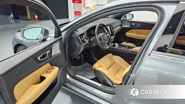 Volvo S60 3rd generation 2021 Серый из Кореи, фото 2