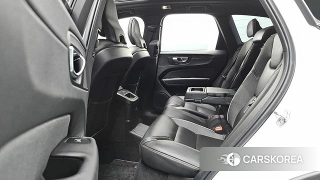 Volvo XC60 second Generation 2021 Белый из Кореи, фото 2