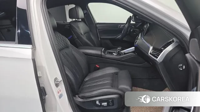 BMW X6 (G06) 2023 Белый из Кореи, фото 2