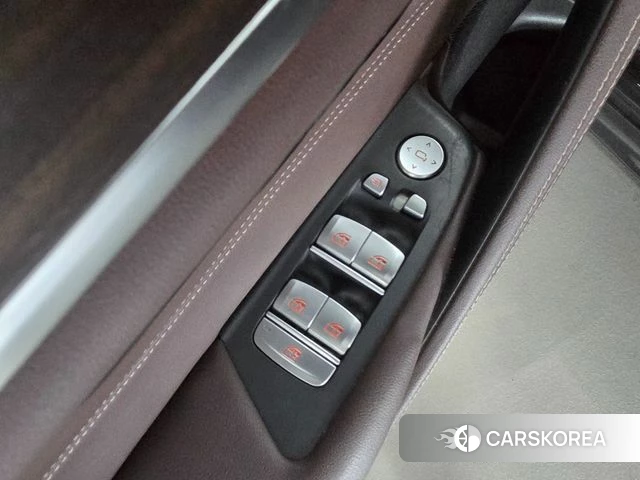 BMW 5 Series (G30) 2020 Серый из Кореи, фото 2