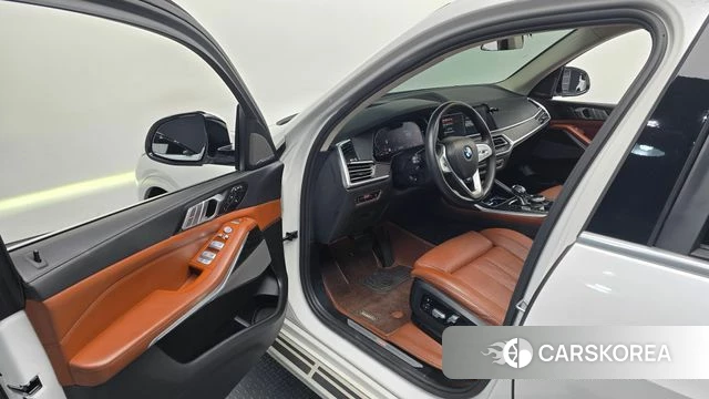 BMW X7 (G07) 2022 Белый из Кореи, фото 2