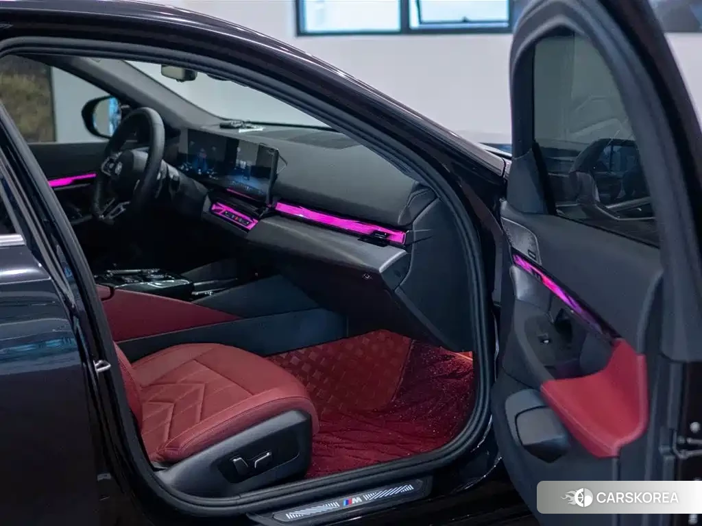 BMW 5 series 2024 Черный из Китая, фото 2