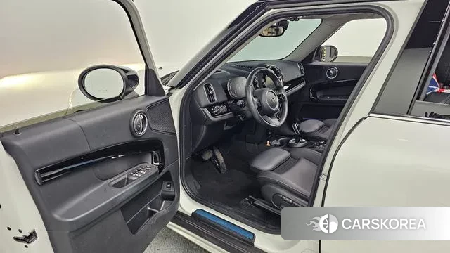 Mini Cooper Countryman 2024 Белый из Кореи, фото 2