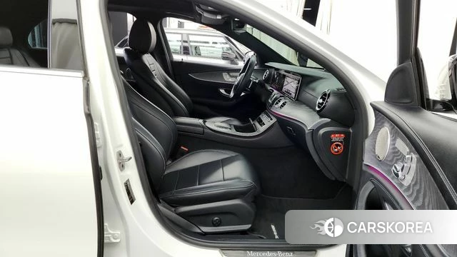 Mercedes-Benz E-Class W213 2021 Белый из Кореи, фото 2