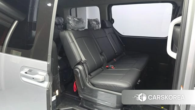 Hyundai Staria 2025 Серебряный из Кореи, фото 2