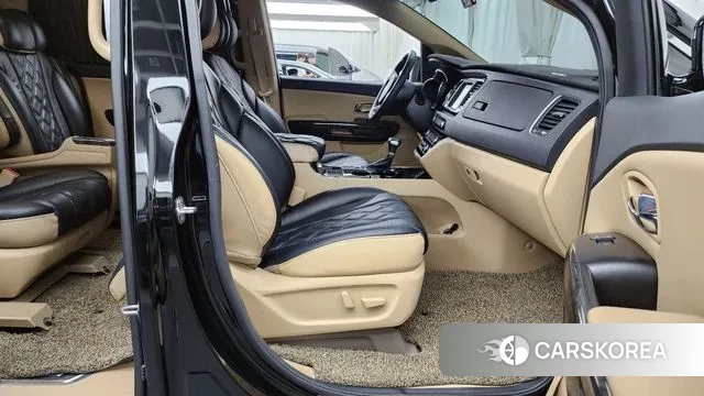 Kia The New Carnival 2019 Черный из Кореи, фото 2