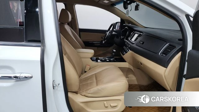 Kia The New Carnival 2019 Белый из Кореи, фото 2