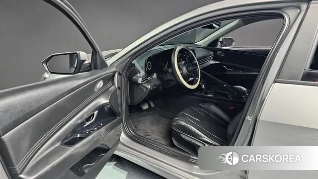 Hyundai Avante (CN7) 2021 Серебристо-серый из Кореи, фото 2