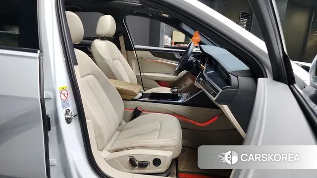 Audi A6 (C8) 2020 Белый из Кореи, фото 2