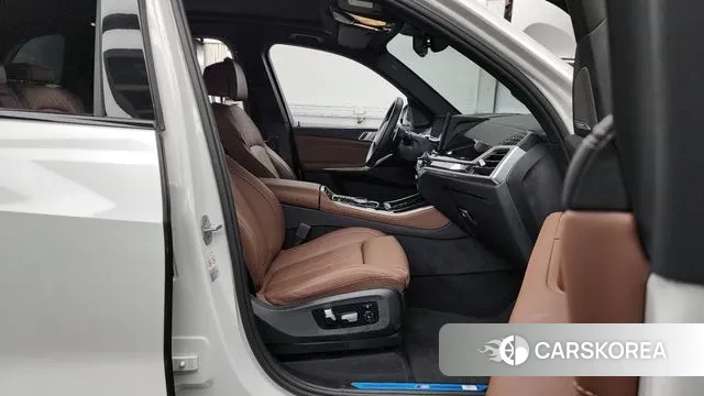 BMW X5 (G05) 2024 Белый из Кореи, фото 2