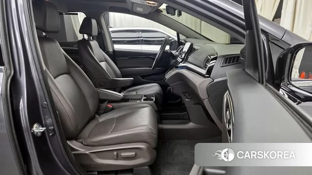 Honda Odyssey 2018 Серый из Кореи, фото 2