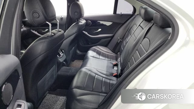 Mercedes-Benz C-Class W205 2019 Белый из Кореи, фото 2