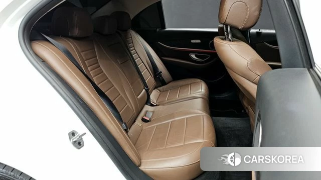 Mercedes-Benz E-Class W213 2018 Белый из Кореи, фото 2