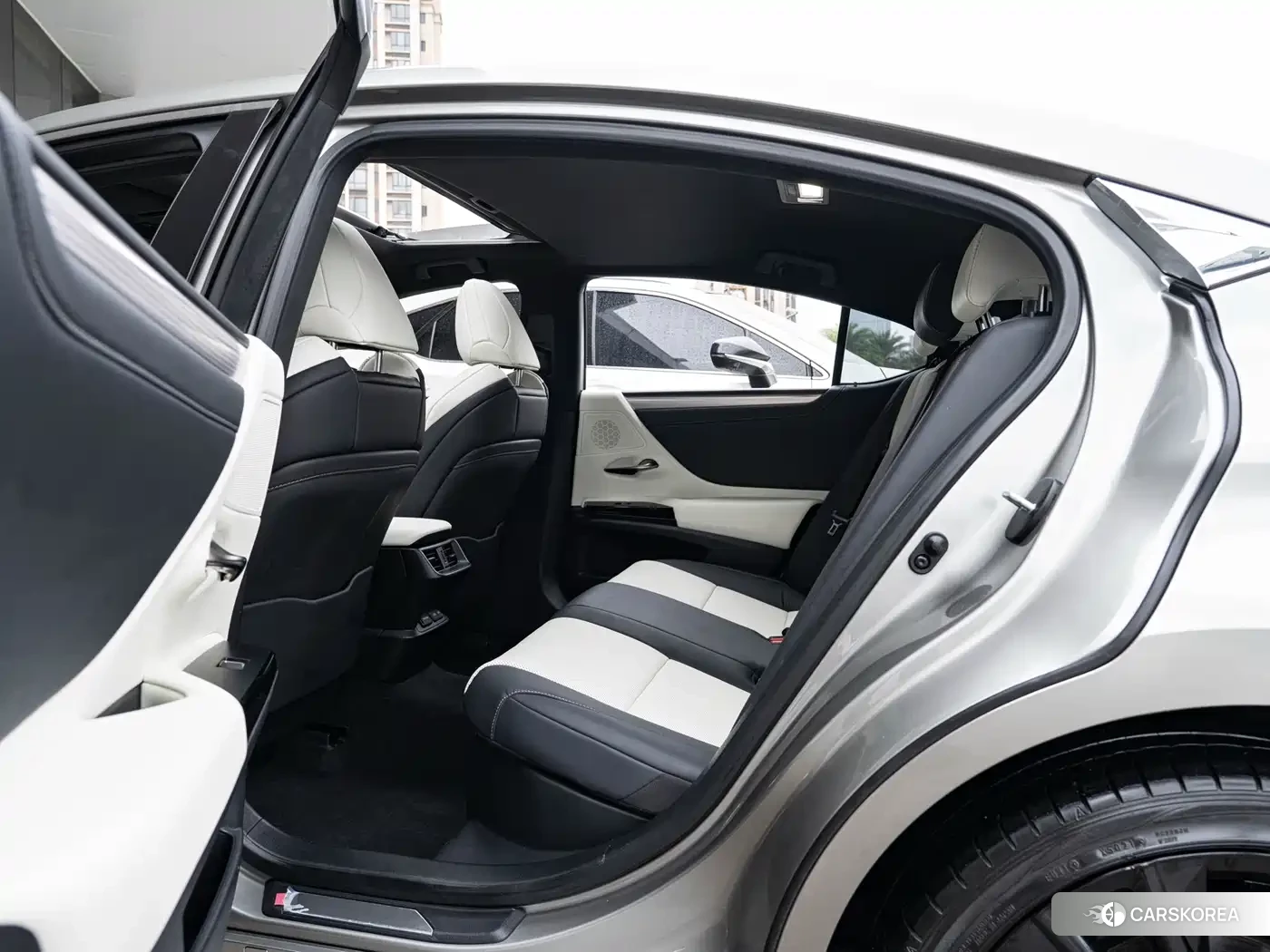 Lexus ES 2021 Silver/gray из Китая, фото 2